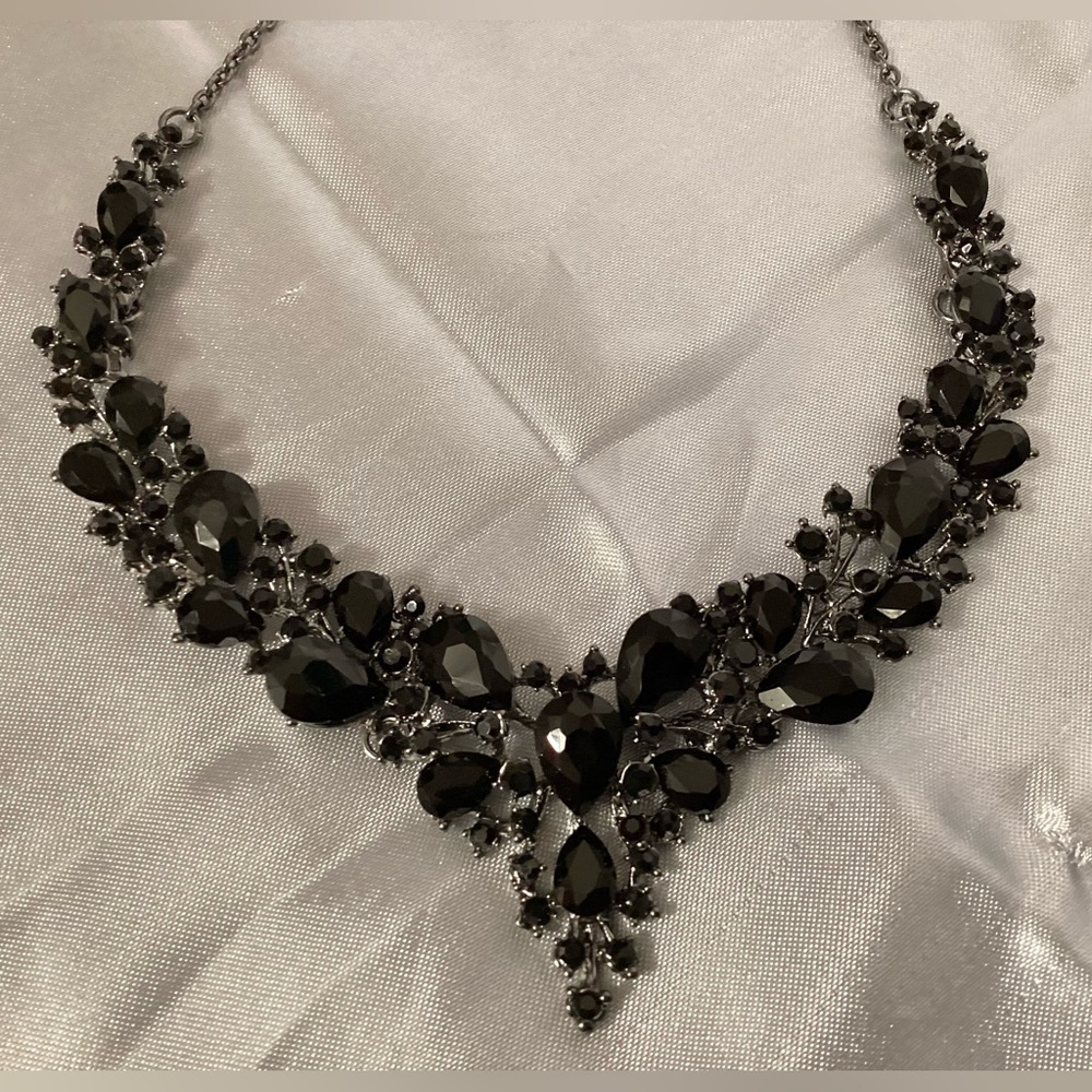 Black Rhinestone Statement Necklace - Picture 2 of 6